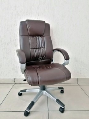 Кресло Barneo K-6 для руководителя (коричневая экокожа) в Березниках - berezniki.ok-mebel.com | фото